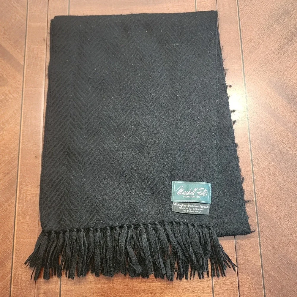 Black‎ 100% Superfine Lambswool Handwoven Scarf, Marshall Field & Co. W. Germany